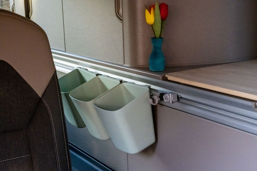 The New Kitchen Rail