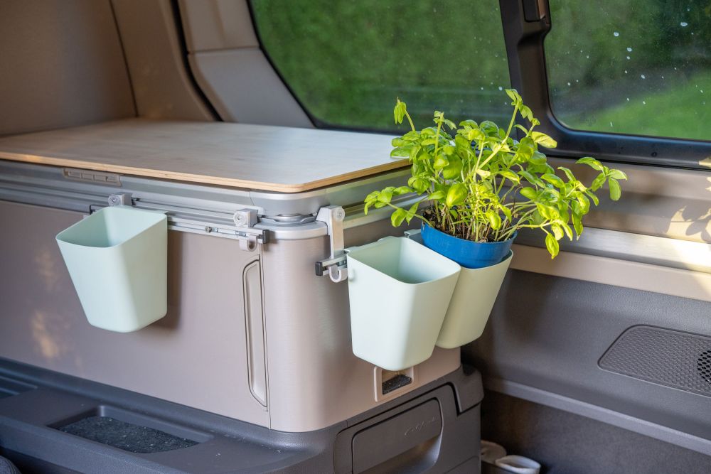 The New Kitchen Rail